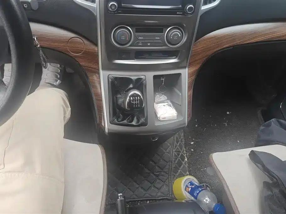 Lingzhi PLUS 2021 Touring Edition 2.0L Manual Deluxe 7-Seater — миниатюра 16