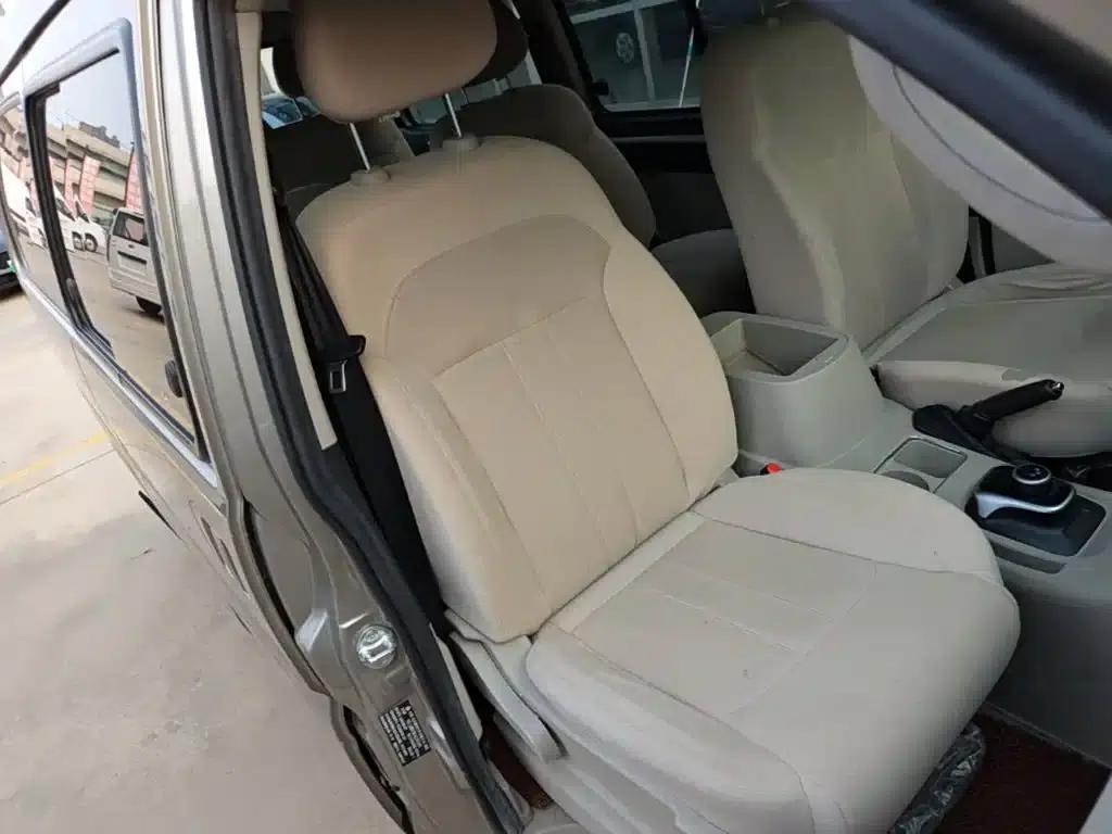 Lingzhi New Energy 2020 Long-Range Edition Comfort 7-Seater — миниатюра 25