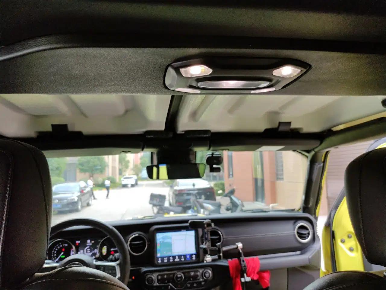 Jeep Wrangler New Energy 2022 Four-Door 2.0T 4xe Sahara Fluorescent Yellow Limited Edition — миниатюра 18