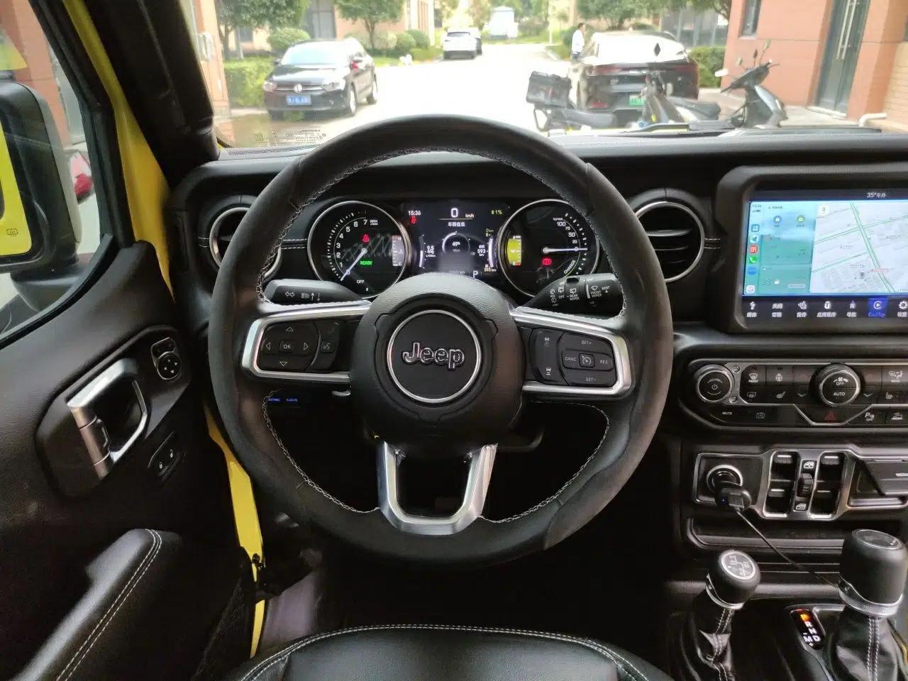 Jeep Wrangler New Energy 2022 Four-Door 2.0T 4xe Sahara Fluorescent Yellow Limited Edition — миниатюра 10