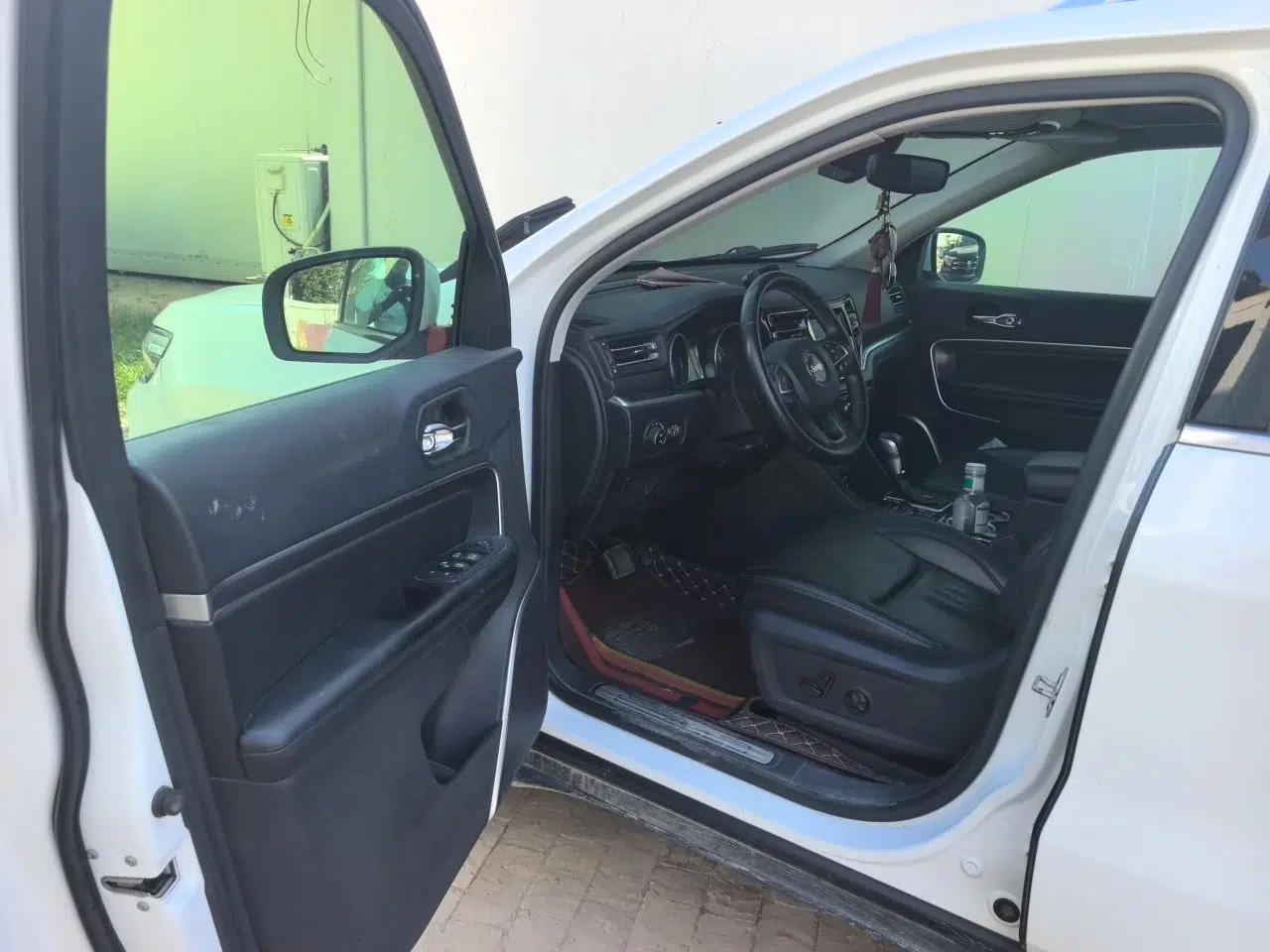 Jeep Grand Commander 2018 2.0T Four-Wheel Drive Prestige Edition China V — миниатюра 16