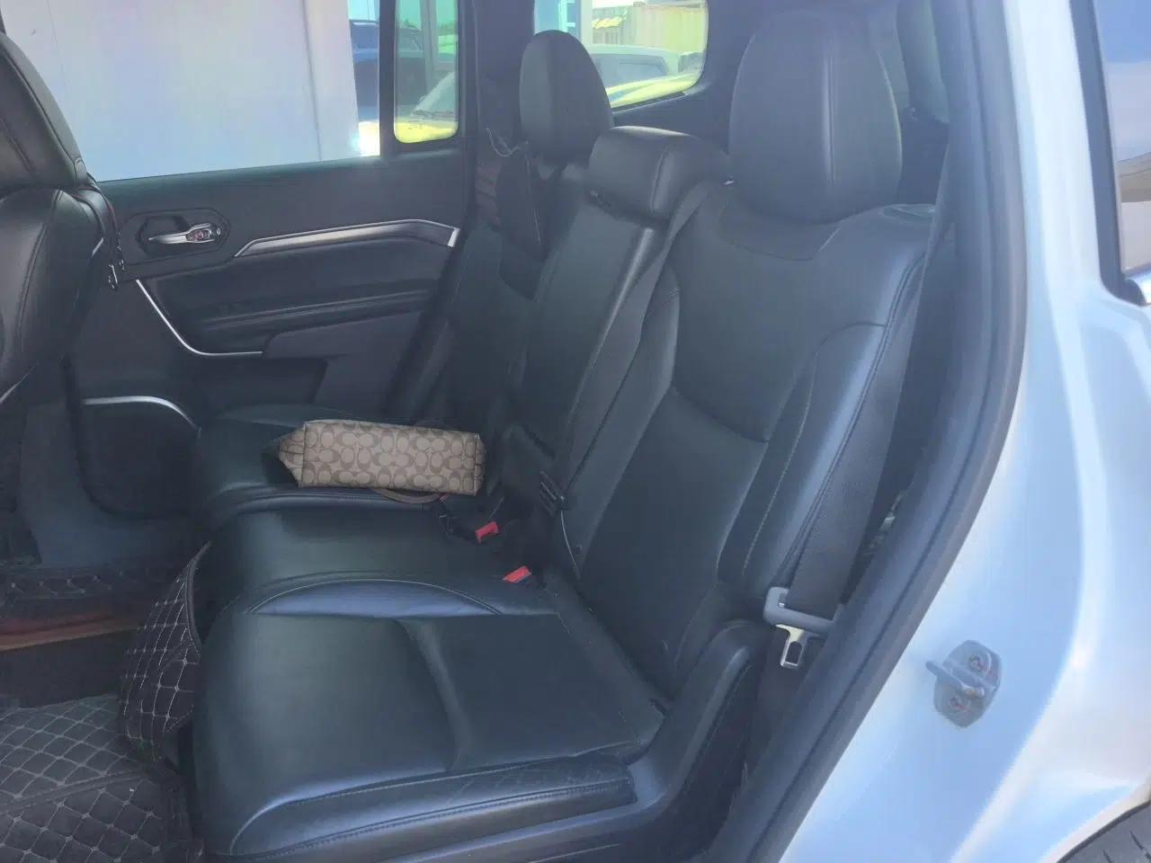 Jeep Grand Commander 2018 2.0T Four-Wheel Drive Prestige Edition China V — миниатюра 17