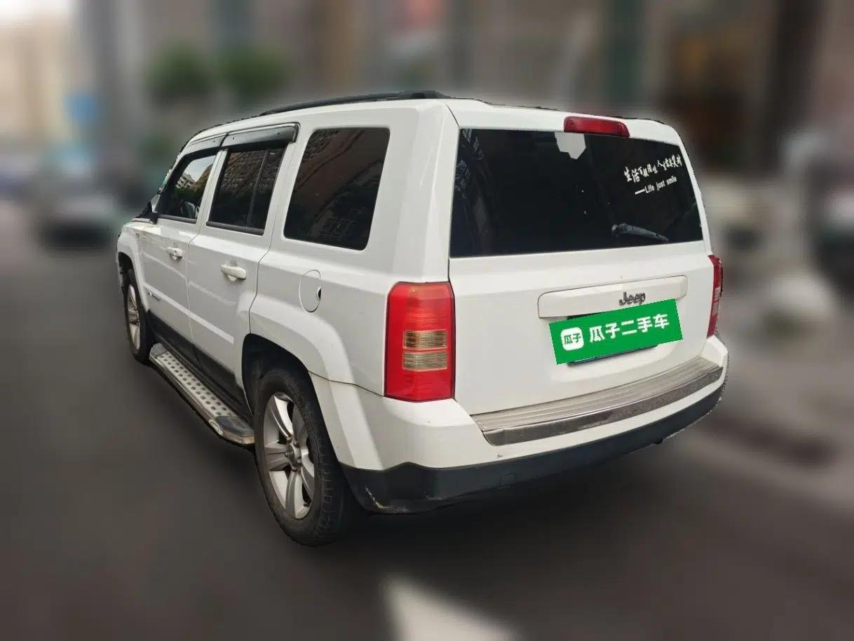 Jeep Patriot 2014 2.0L Sport Edition — миниатюра 4