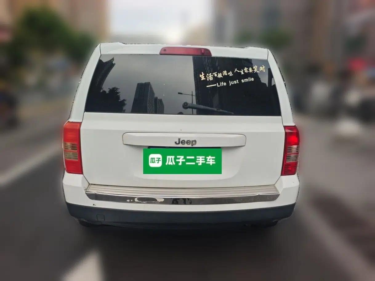 Jeep Patriot 2014 2.0L Sport Edition — миниатюра 5