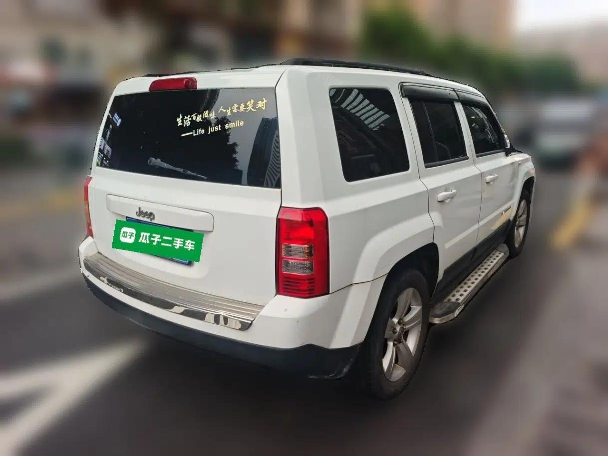 Jeep Patriot 2014 2.0L Sport Edition — миниатюра 6