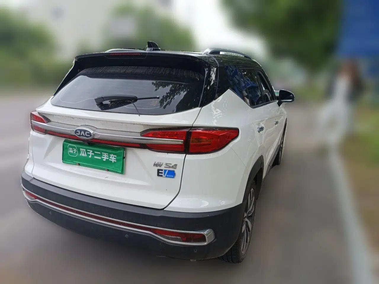 JAC Group iEVS4 2019 Luxury Smart Enjoyment Model — миниатюра 6