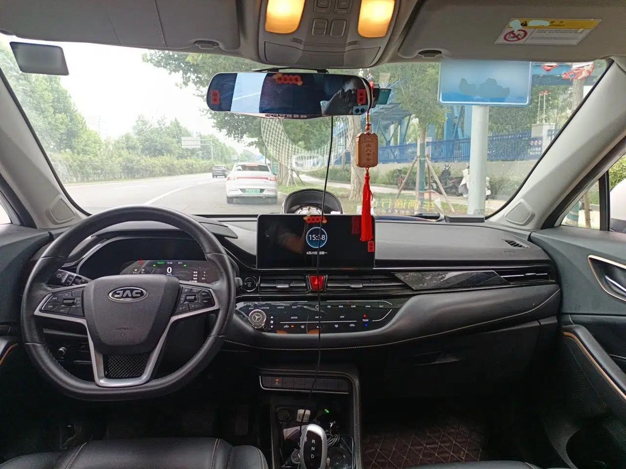 JAC Group iEVS4 2019 Luxury Smart Enjoyment Model — миниатюра 9