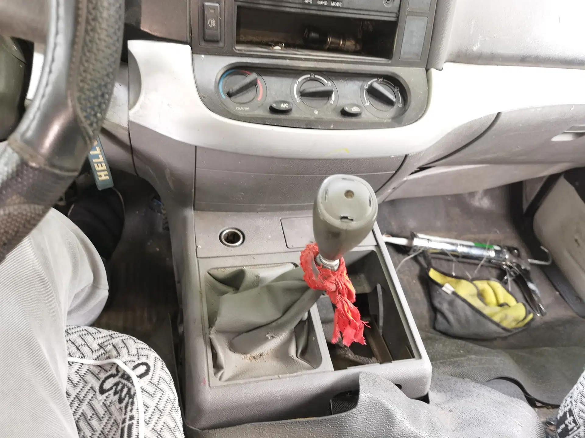 Jinbei Hiace Golden Cup Sea Lion enclosed van, 2.0L displacement, 2 seats, manual transmission. — миниатюра 14