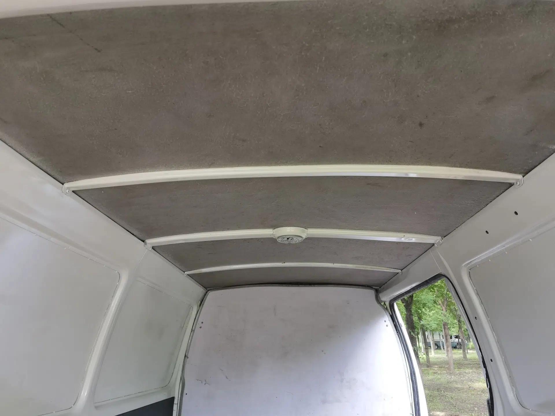 Jinbei Hiace Golden Cup Sea Lion enclosed van, 2.0L displacement, 2 seats, manual transmission. — миниатюра 18