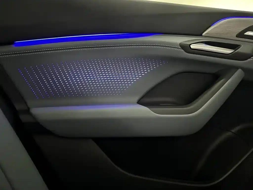 Audi A6L e-tron 2026 First Edition Qiankun Intelligent Driving Edition — миниатюра 17