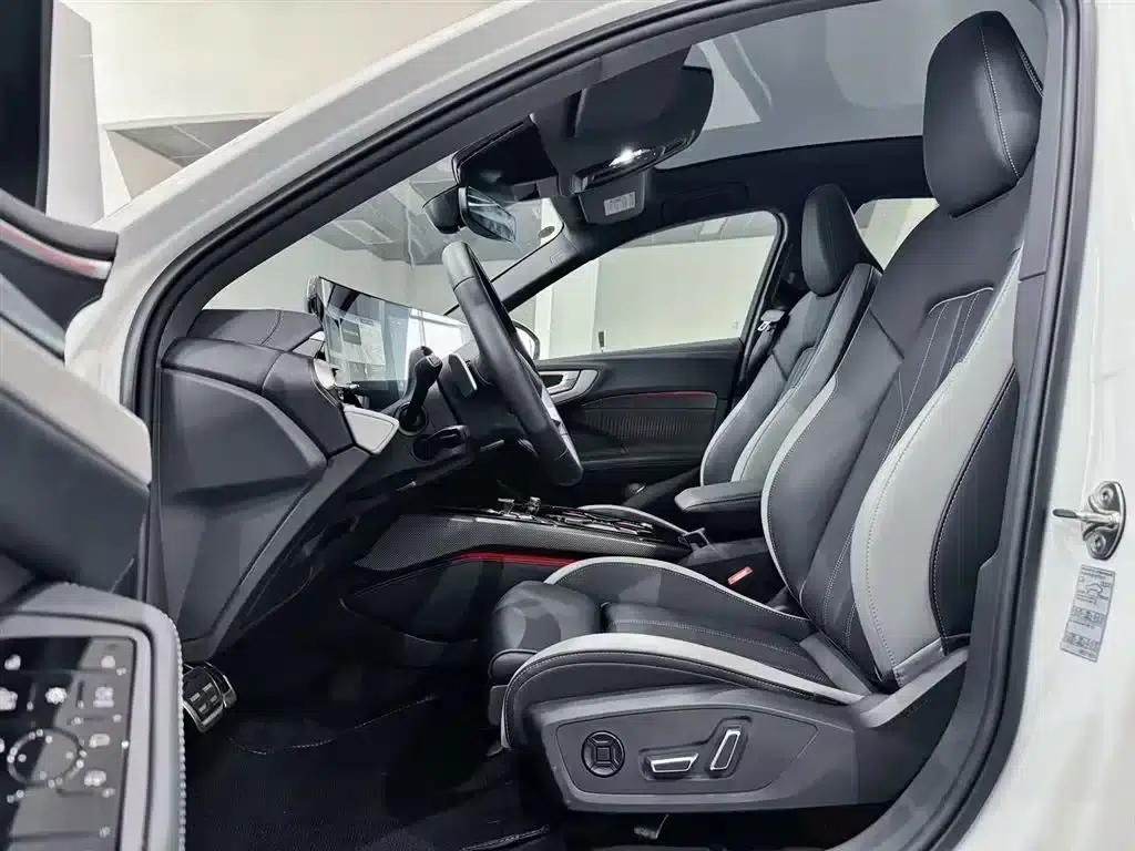 Audi A6L e-tron 2026 First Edition Qiankun Intelligent Driving Edition — миниатюра 18