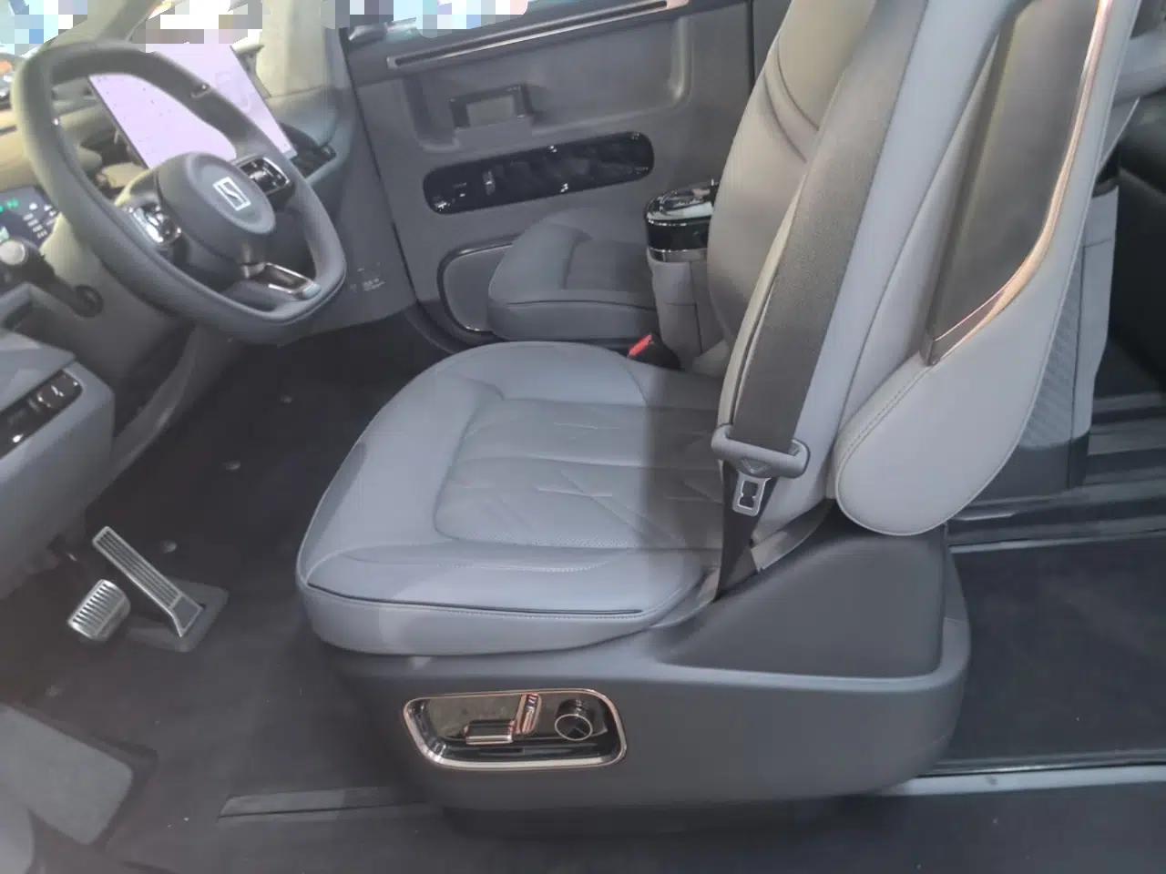 Zeekr MIX 2025 Intelligent Driving Version — миниатюра 17