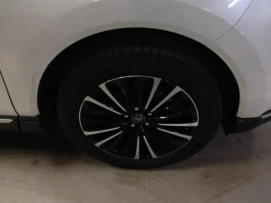 Venza 2023 2.5L Intelligent Hybrid Dual Engine 2WD Premium Edition — миниатюра 6
