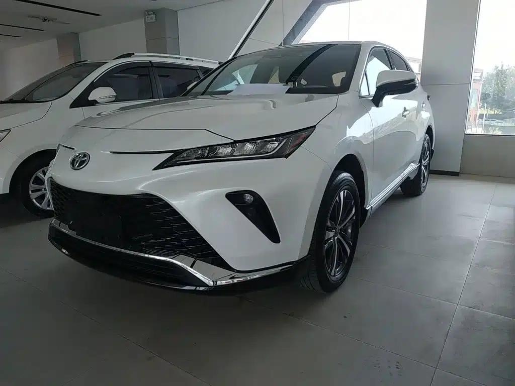 Venza 2023 2.0L CVT 2WD Luxury Edition — миниатюра 1