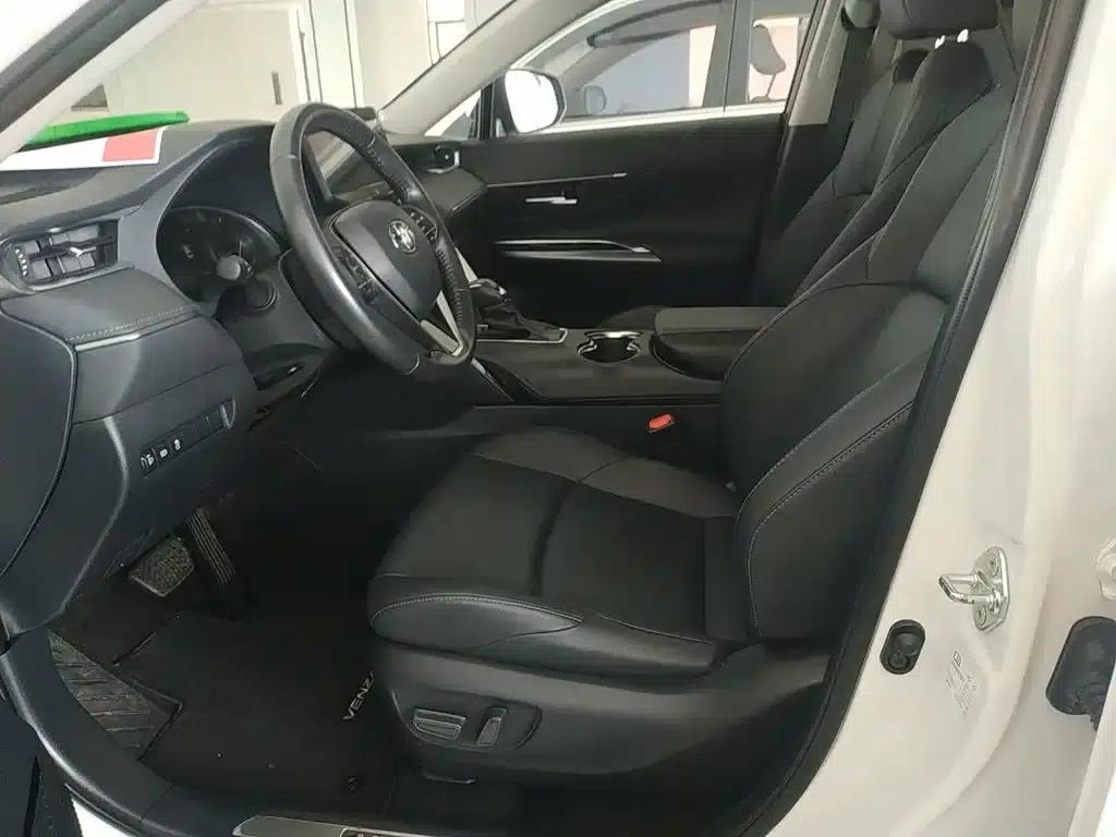 Venza 2023 2.0L CVT 2WD Luxury Edition — миниатюра 11