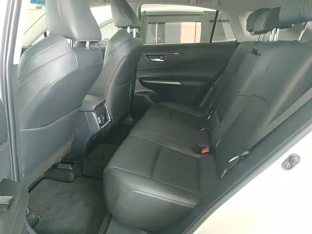 Venza 2023 2.0L CVT 2WD Luxury Edition — миниатюра 13