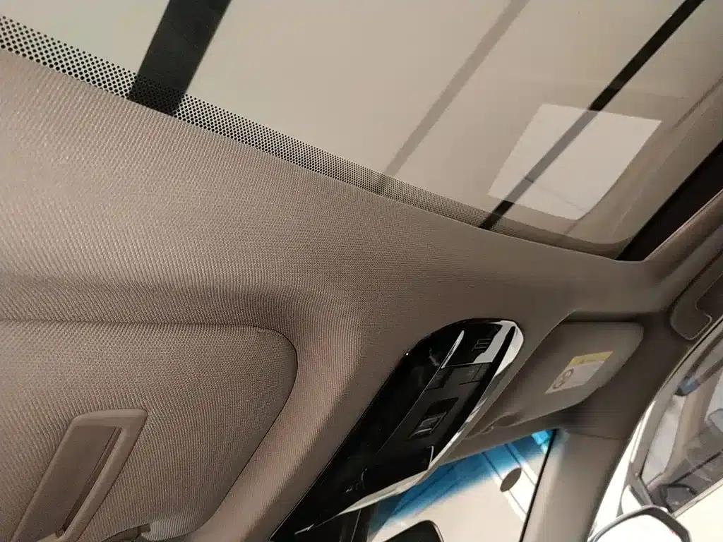 Venza 2023 2.0L CVT 2WD Luxury Edition — миниатюра 14