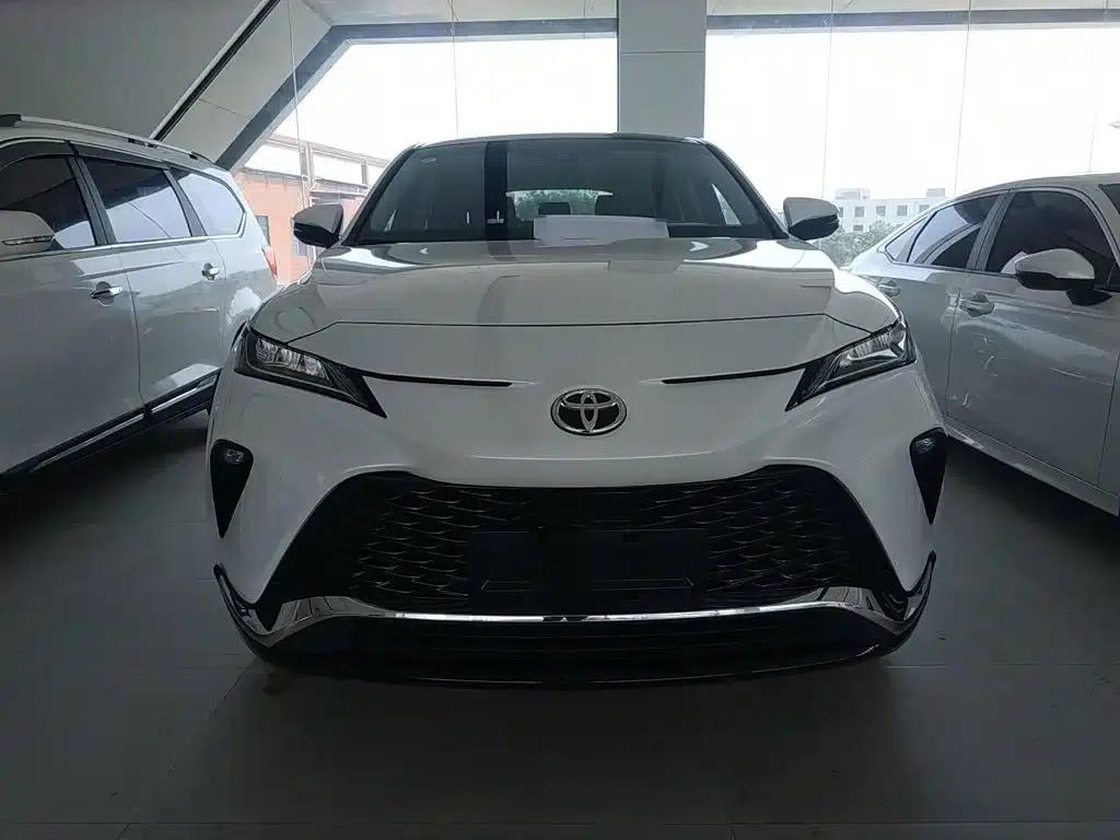 Venza 2023 2.0L CVT 2WD Luxury Edition — миниатюра 3