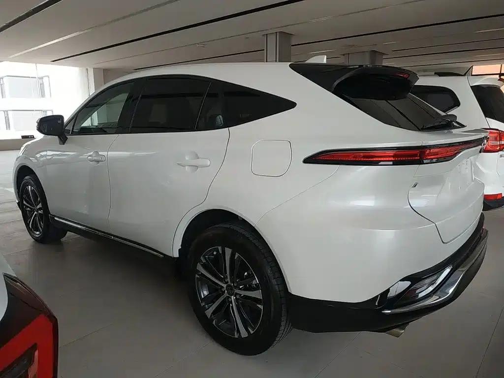 Venza 2023 2.0L CVT 2WD Luxury Edition — миниатюра 23