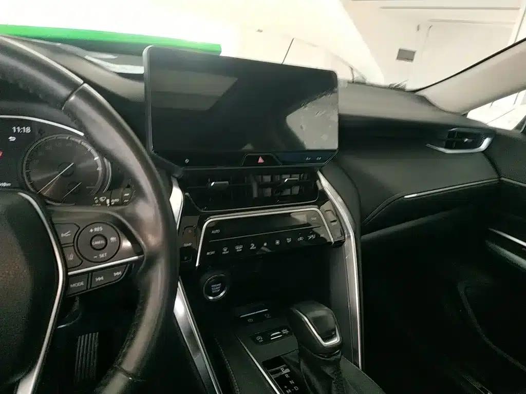 Venza 2023 2.0L CVT 2WD Luxury Edition — миниатюра 9
