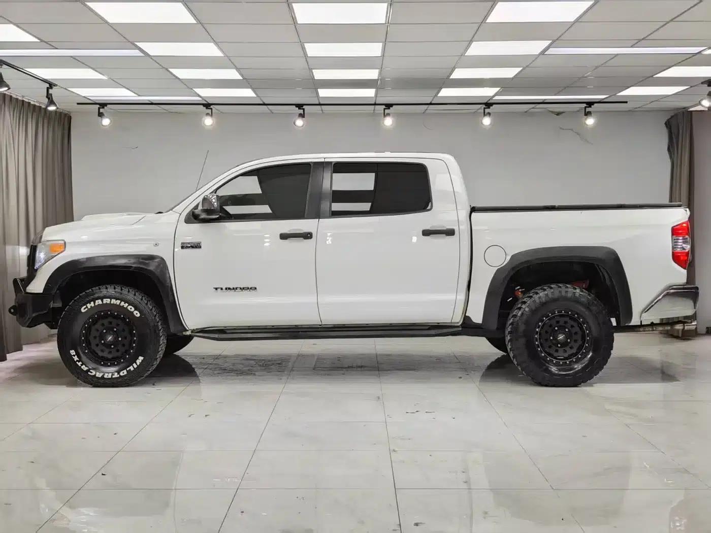2015 Tundra 5.7L Automatic — миниатюра 3