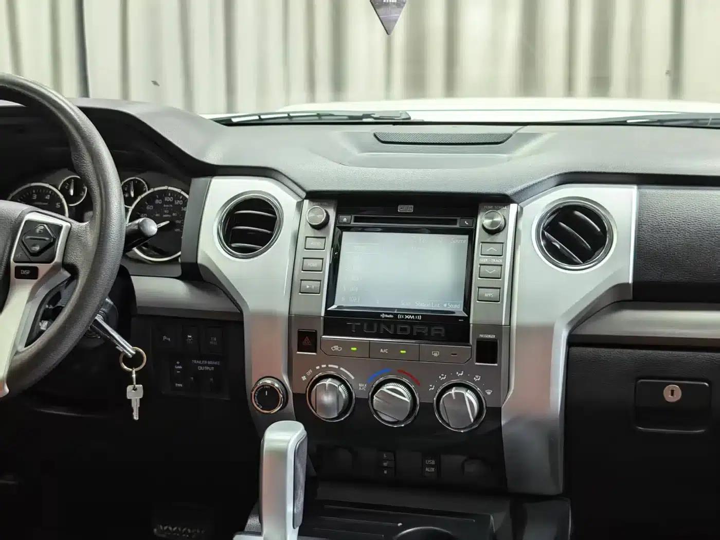 2015 Tundra 5.7L Automatic — миниатюра 7