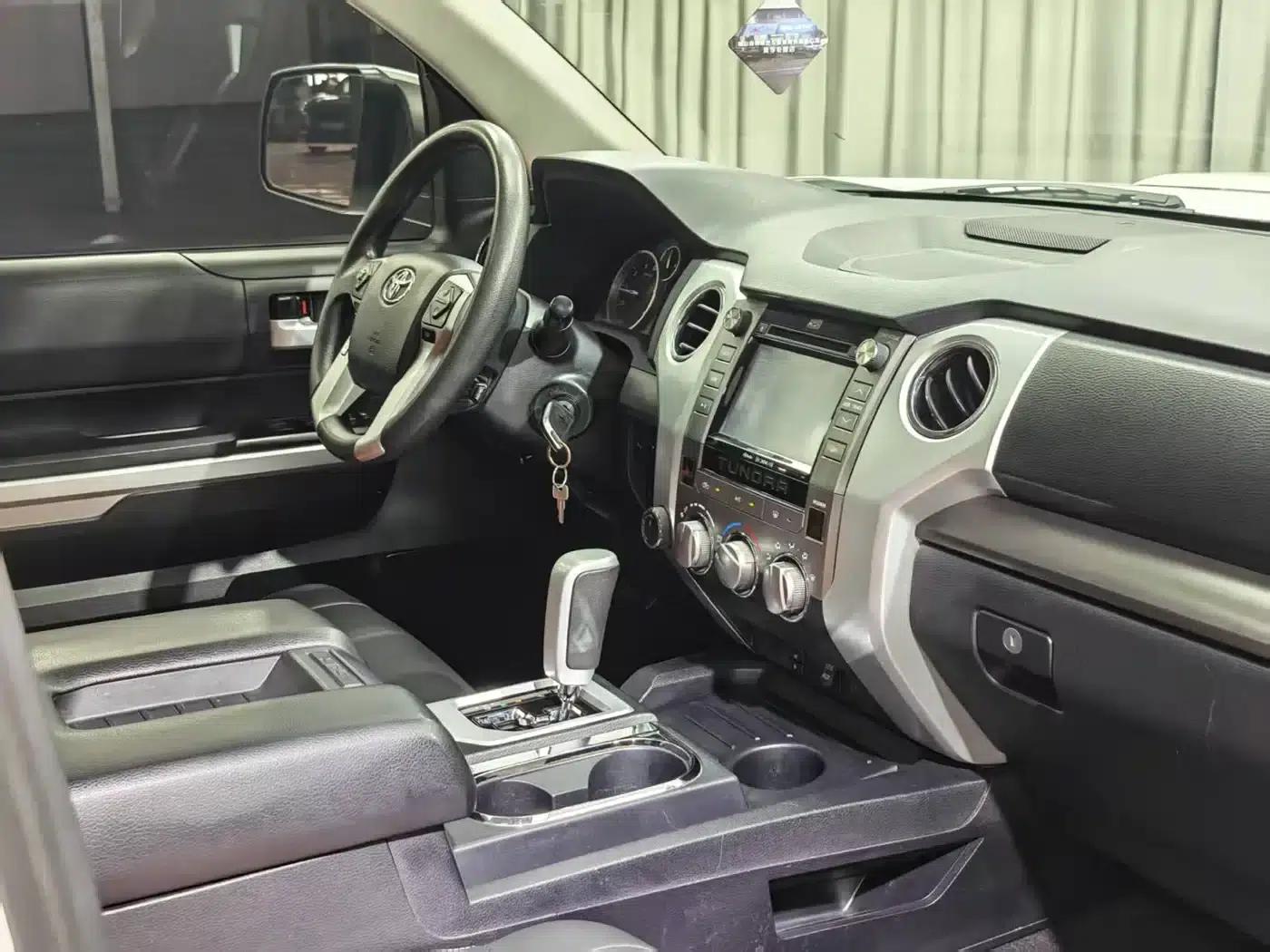 2015 Tundra 5.7L Automatic — миниатюра 8