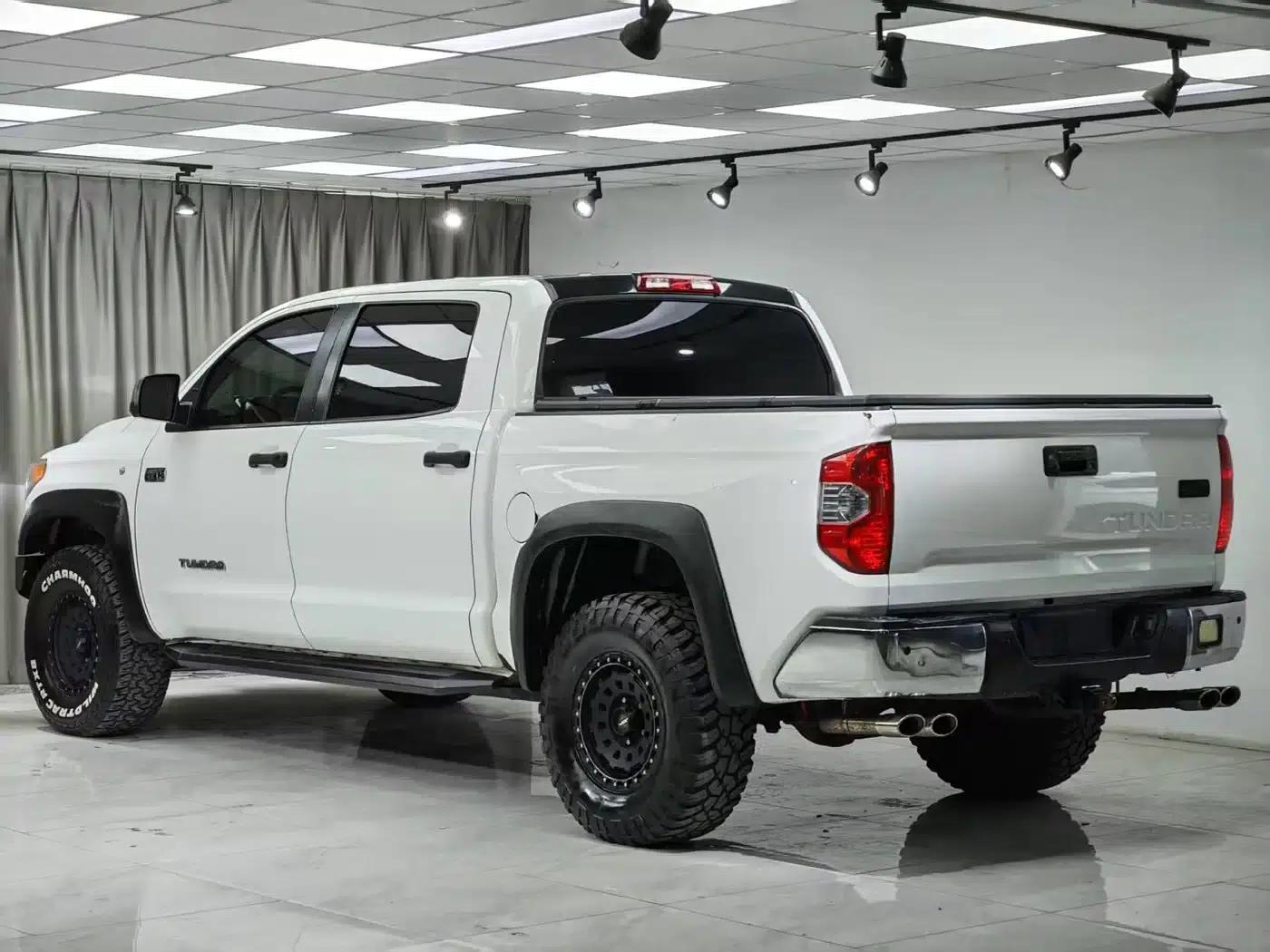 2015 Tundra 5.7L Automatic — миниатюра 9