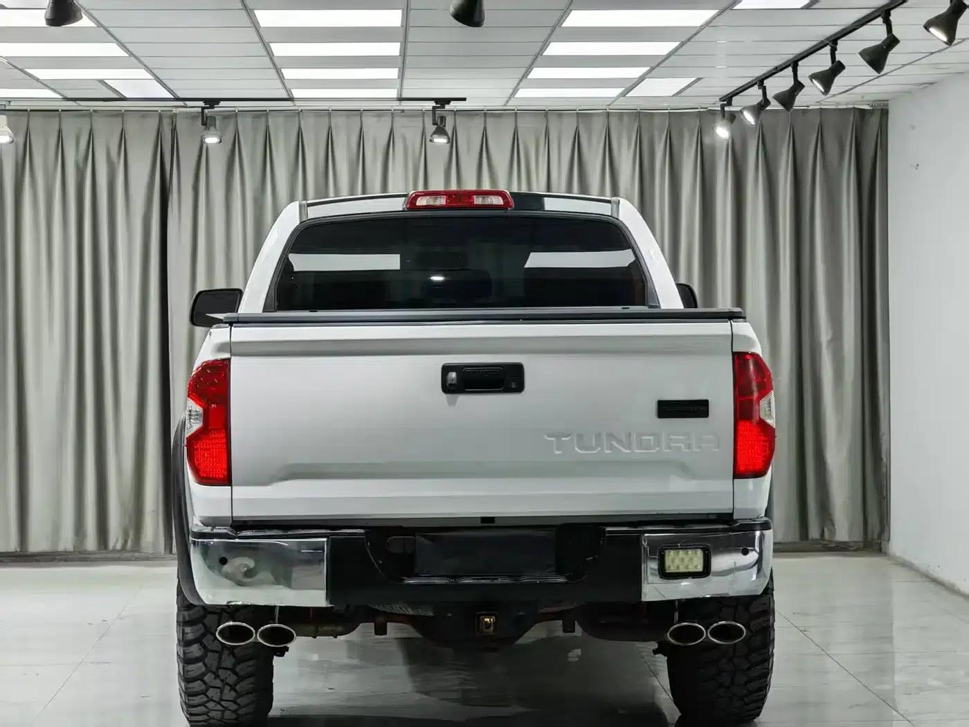 2015 Tundra 5.7L Automatic — миниатюра 10