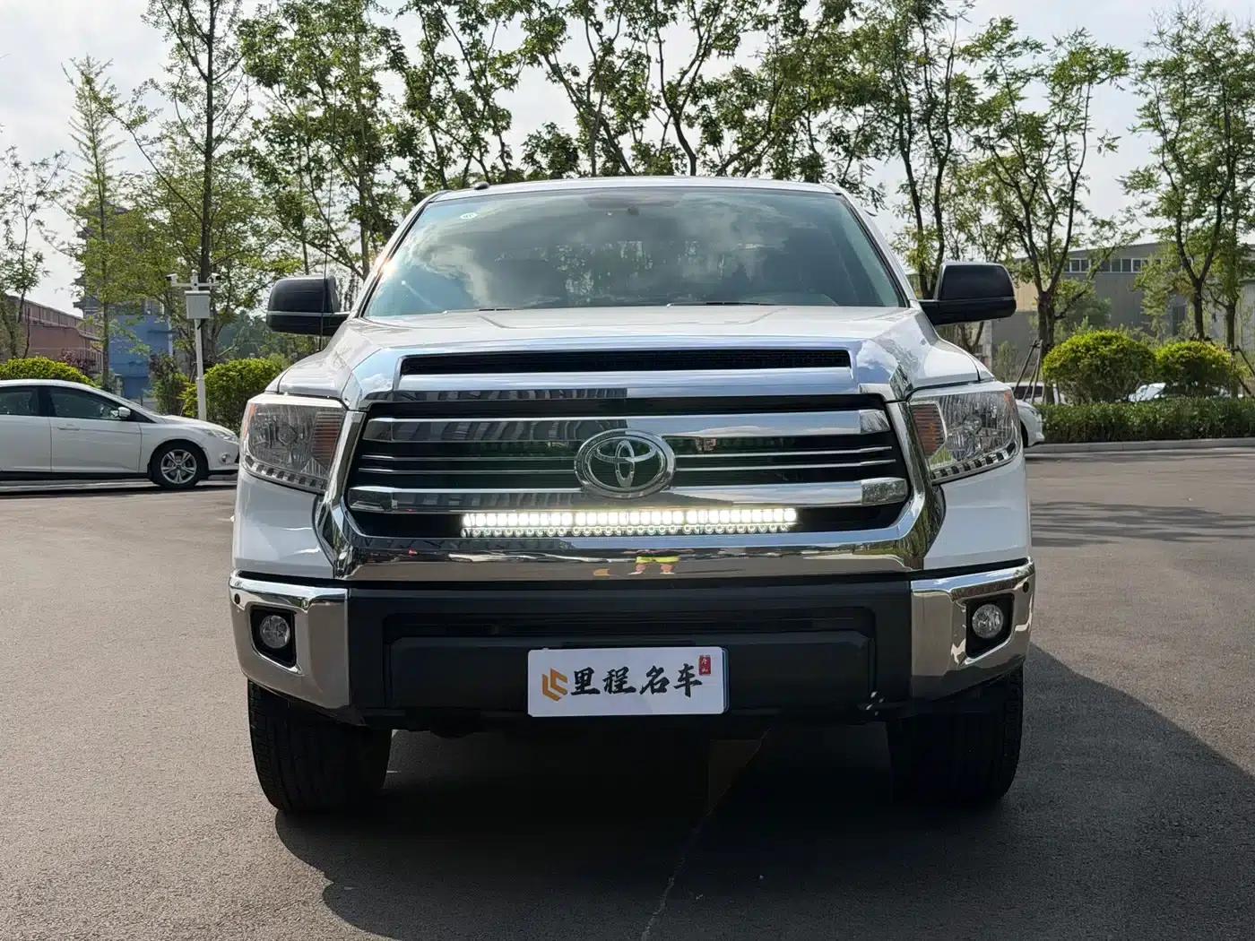 2017 Tundra 5.7L Canadian Spec — миниатюра 2