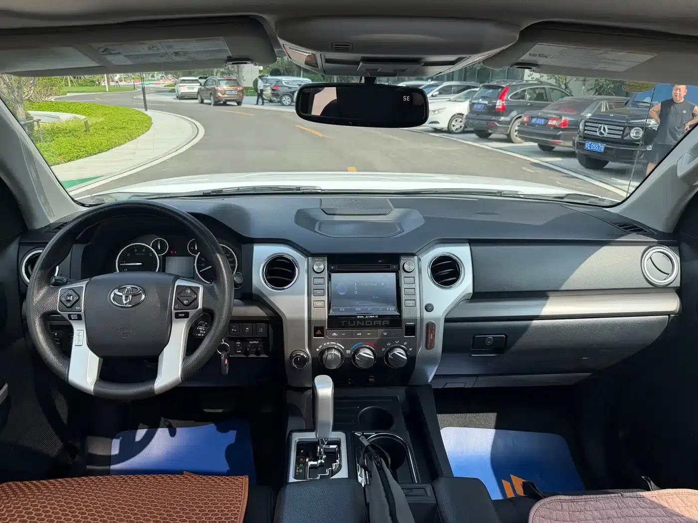 2017 Tundra 5.7L Canadian Spec — миниатюра 12
