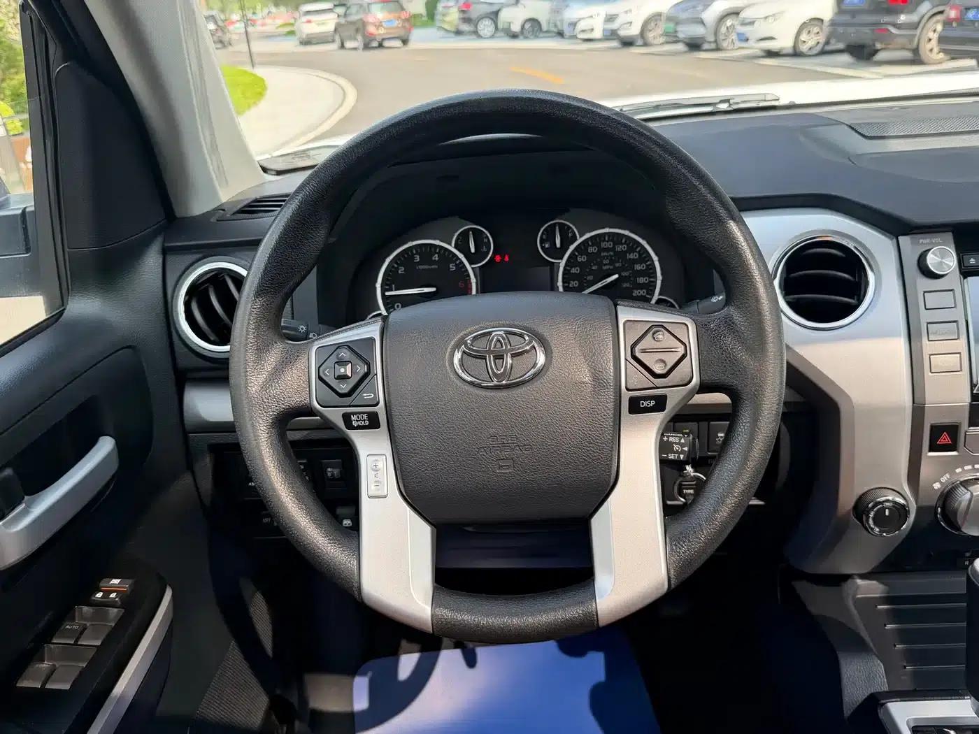 2017 Tundra 5.7L Canadian Spec — миниатюра 14