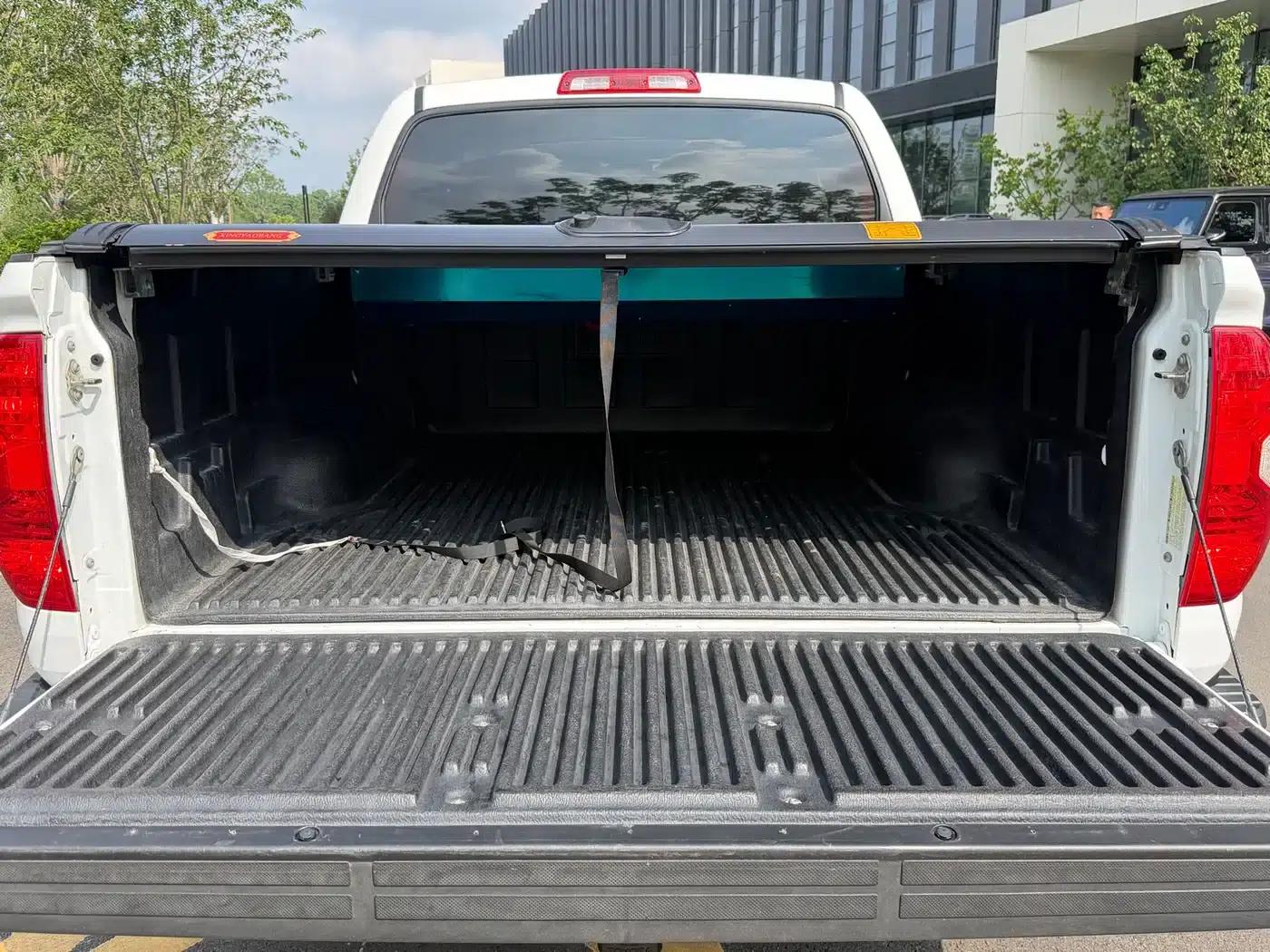 2017 Tundra 5.7L Canadian Spec — миниатюра 15