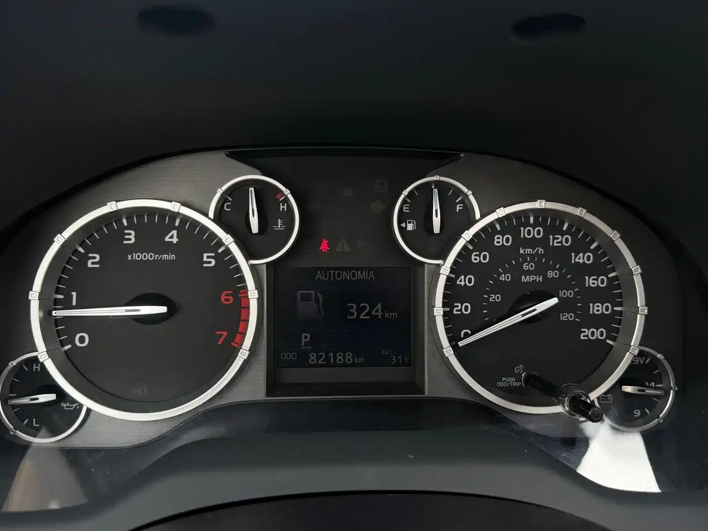 2017 Tundra 5.7L Canadian Spec — миниатюра 16