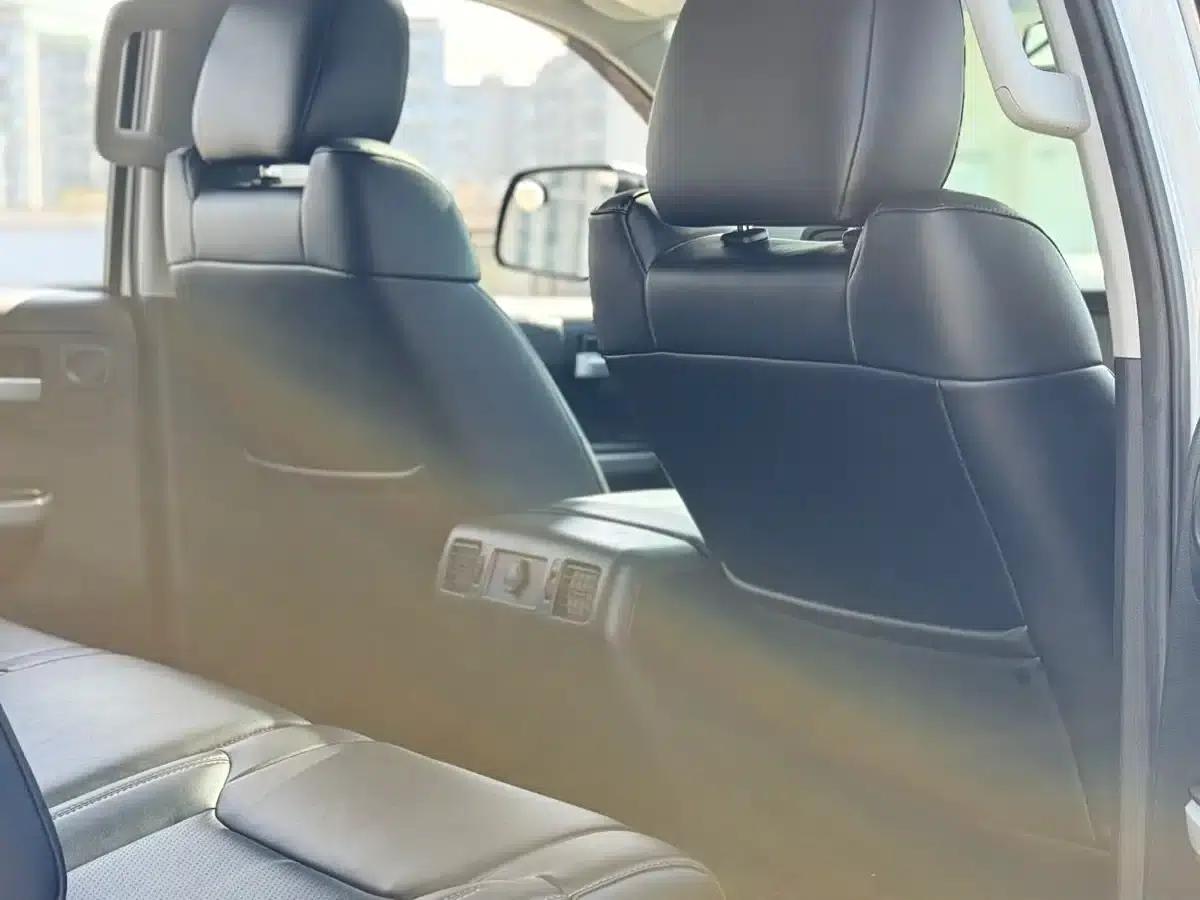 2020 Tundra 5.7L Automatic — миниатюра 13