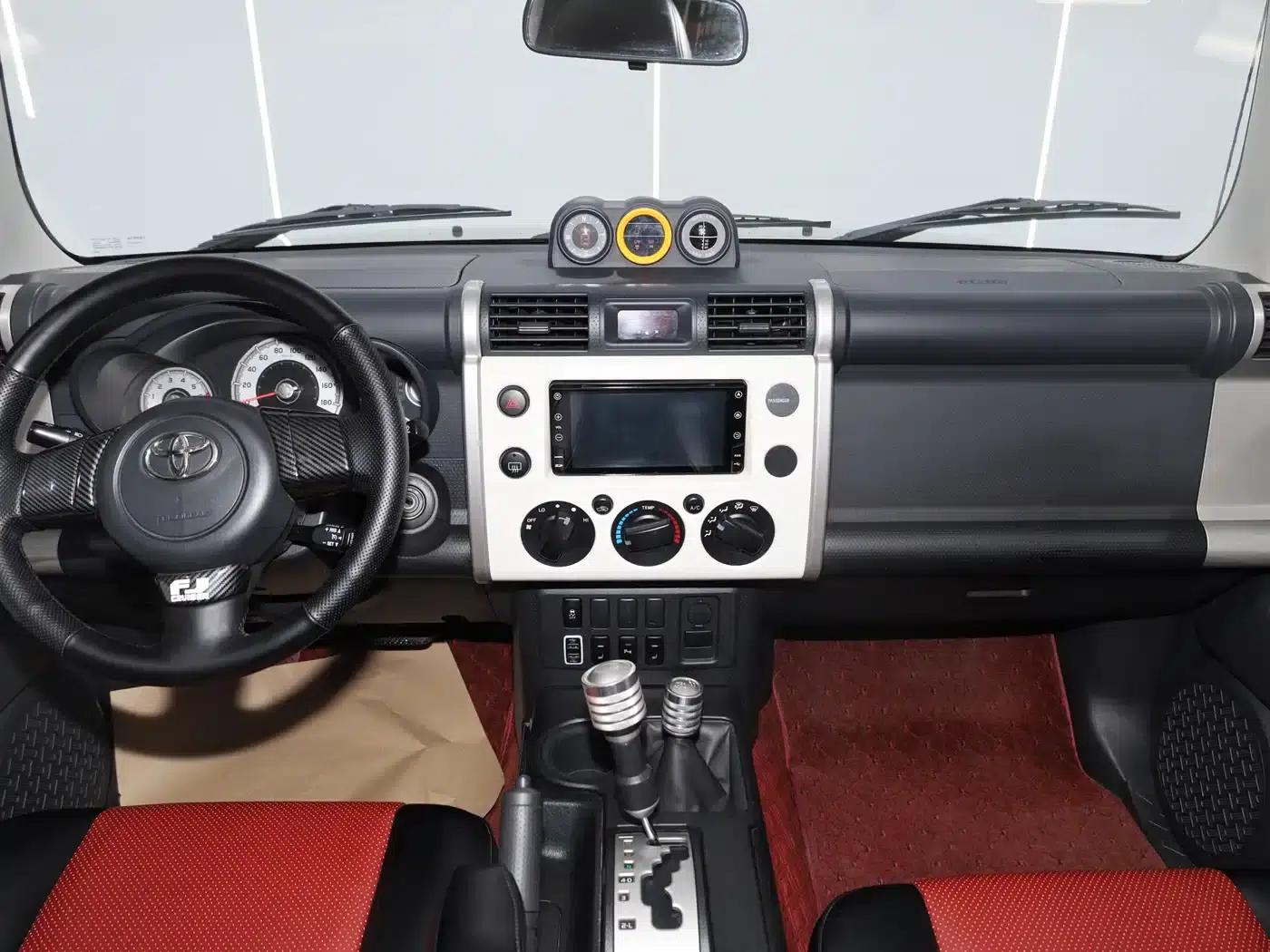 2019 FJ Cruiser 4.0L Middle East Edition — миниатюра 19