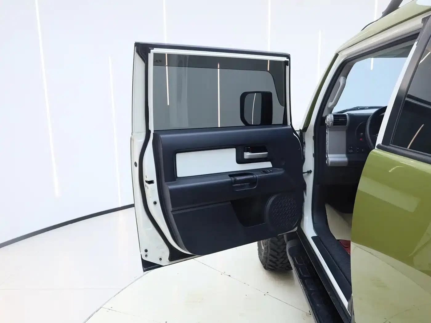 2019 FJ Cruiser 4.0L Middle East Edition — миниатюра 10
