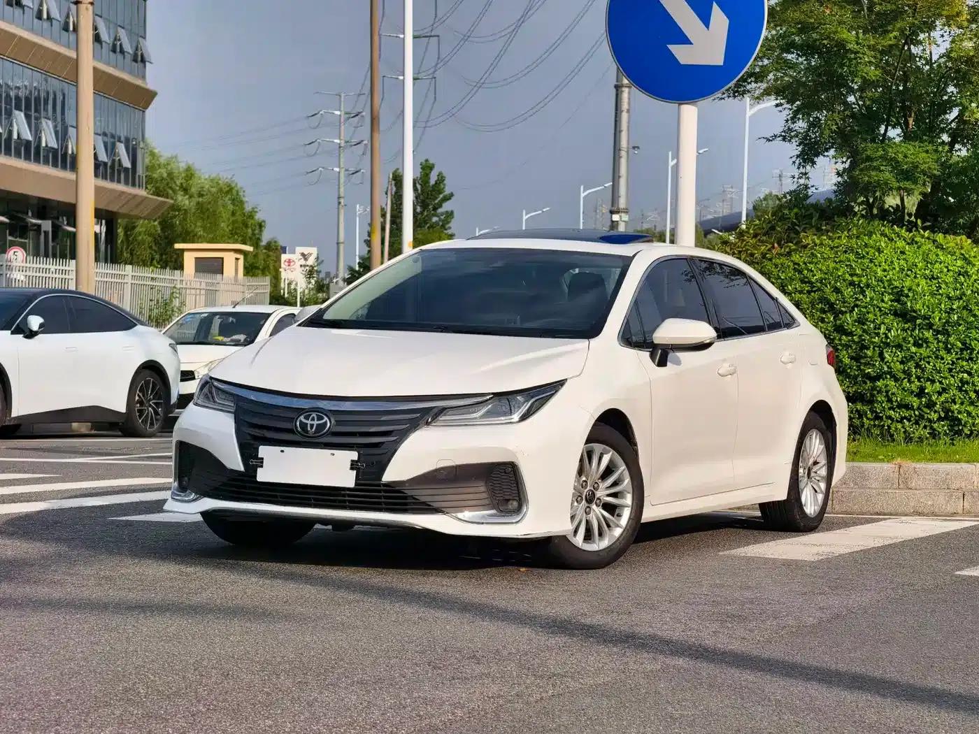 2022 Toyota Avalon 2.0L Elite Edition — миниатюра 1