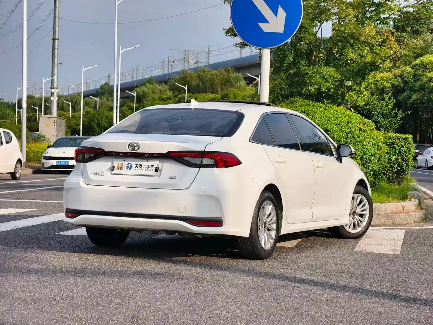 2022 Toyota Avalon 2.0L Elite Edition — миниатюра 19
