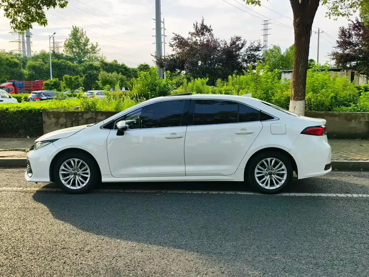 2022 Toyota Avalon 2.0L Elite Edition — миниатюра 10