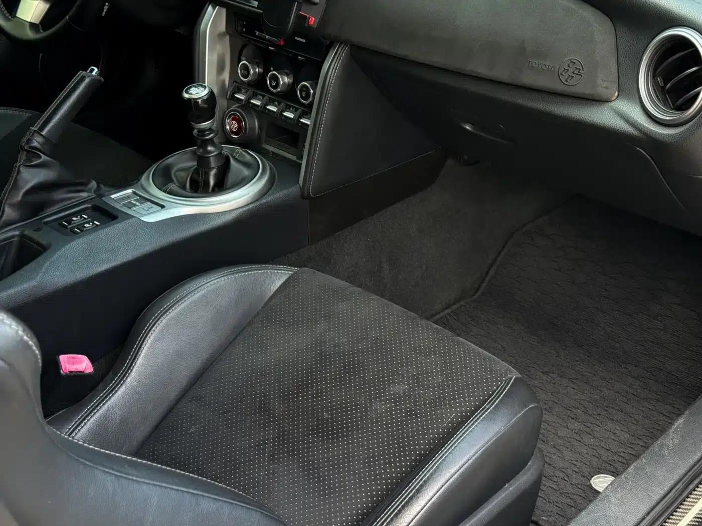 Toyota 86 2017 2.0L Manual Deluxe — миниатюра 8