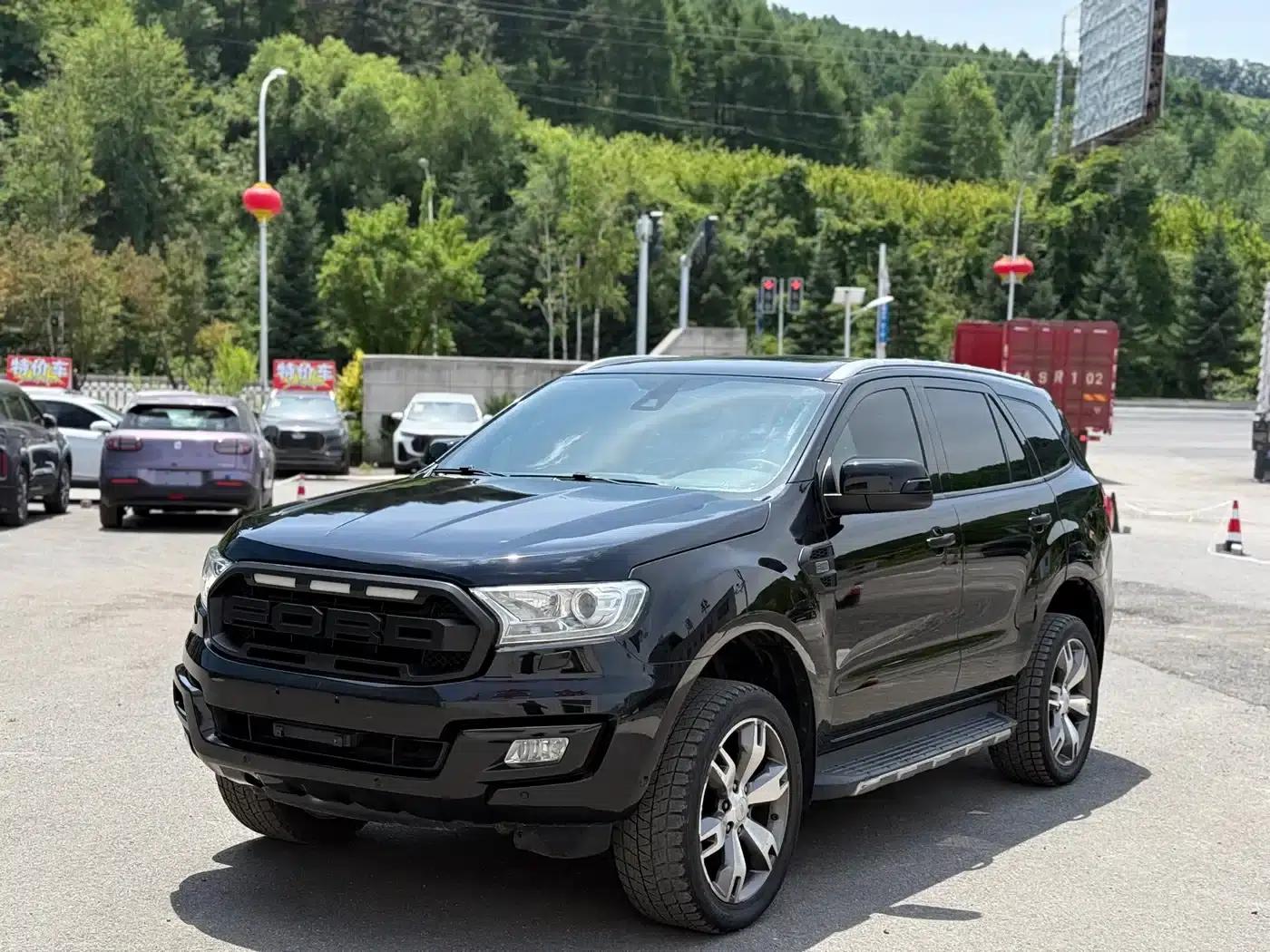 2016 Ford Everest 2.0T Gasoline Automatic 4WD Flagship Edition — миниатюра 1