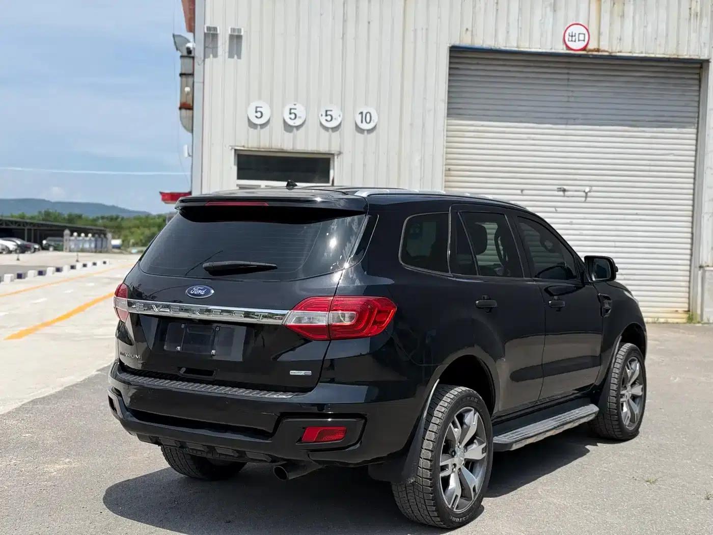 2016 Ford Everest 2.0T Gasoline Automatic 4WD Flagship Edition — миниатюра 5