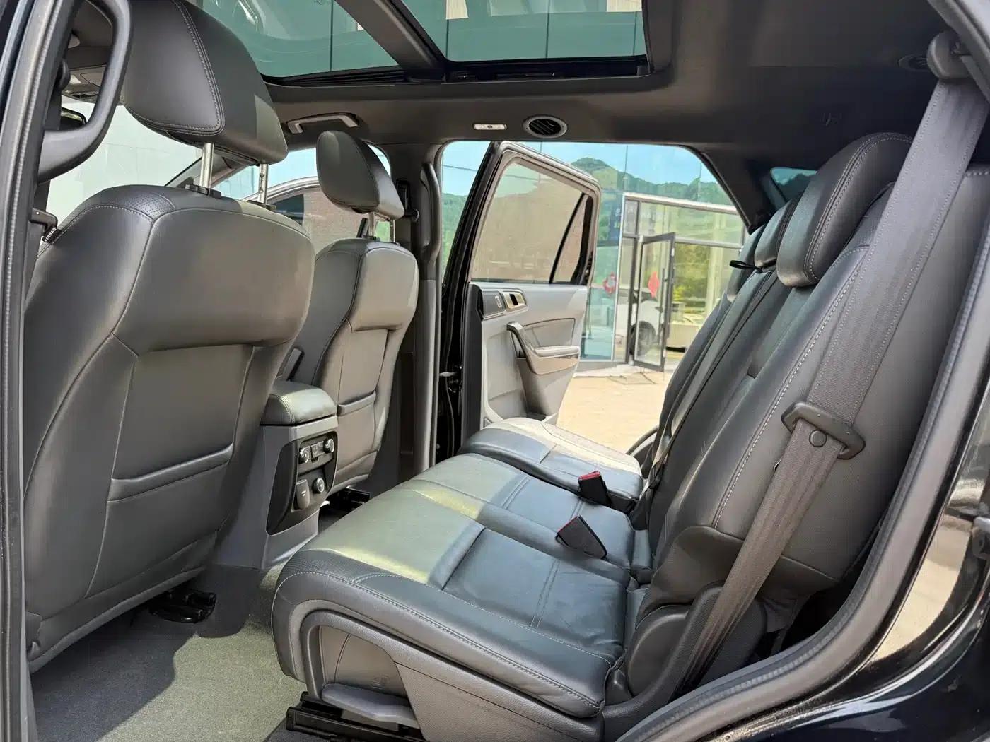 2016 Ford Everest 2.0T Gasoline Automatic 4WD Flagship Edition — миниатюра 8
