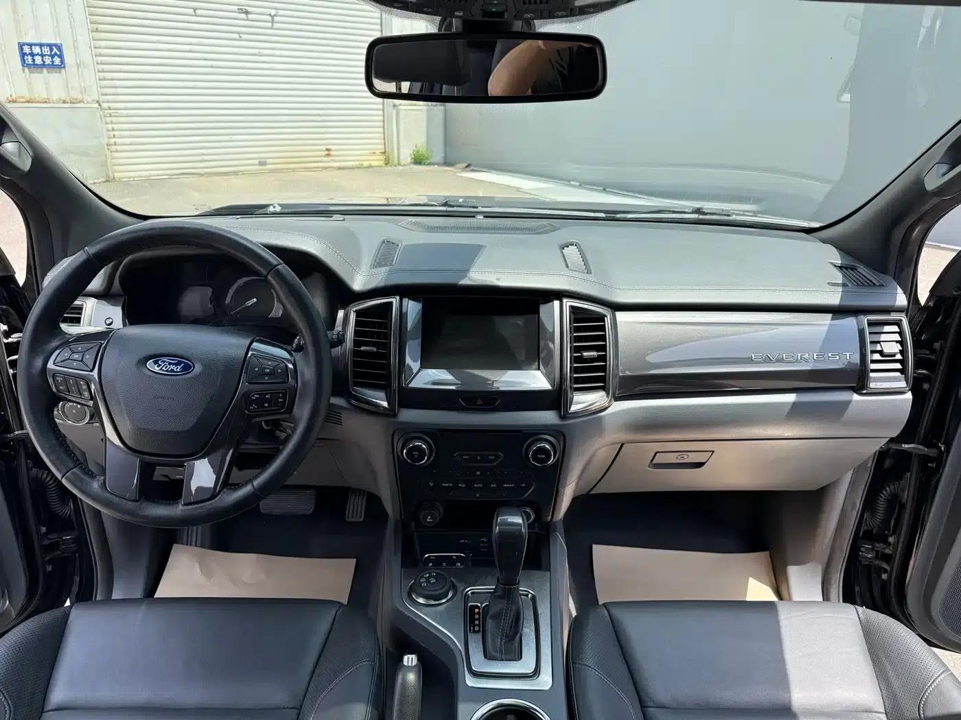 2016 Ford Everest 2.0T Gasoline Automatic 4WD Flagship Edition — миниатюра 9