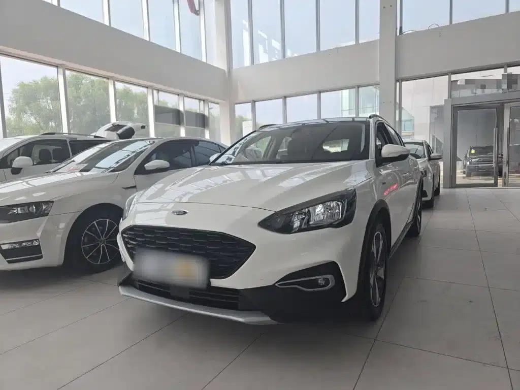 Ford Focus Active 2020 EcoBoost 180 Automatic Trend Edition — миниатюра 1