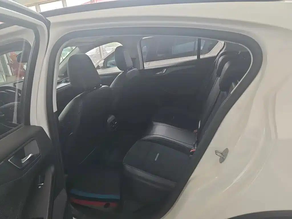 Ford Focus Active 2020 EcoBoost 180 Automatic Trend Edition — миниатюра 14