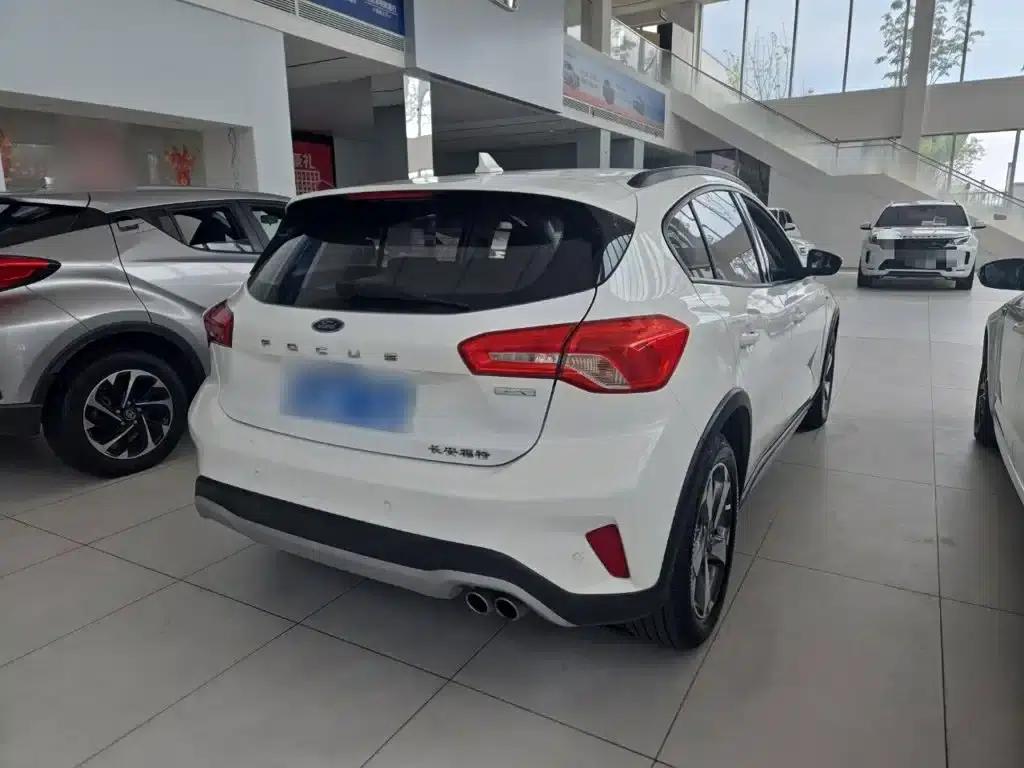 Ford Focus Active 2020 EcoBoost 180 Automatic Trend Edition — миниатюра 10