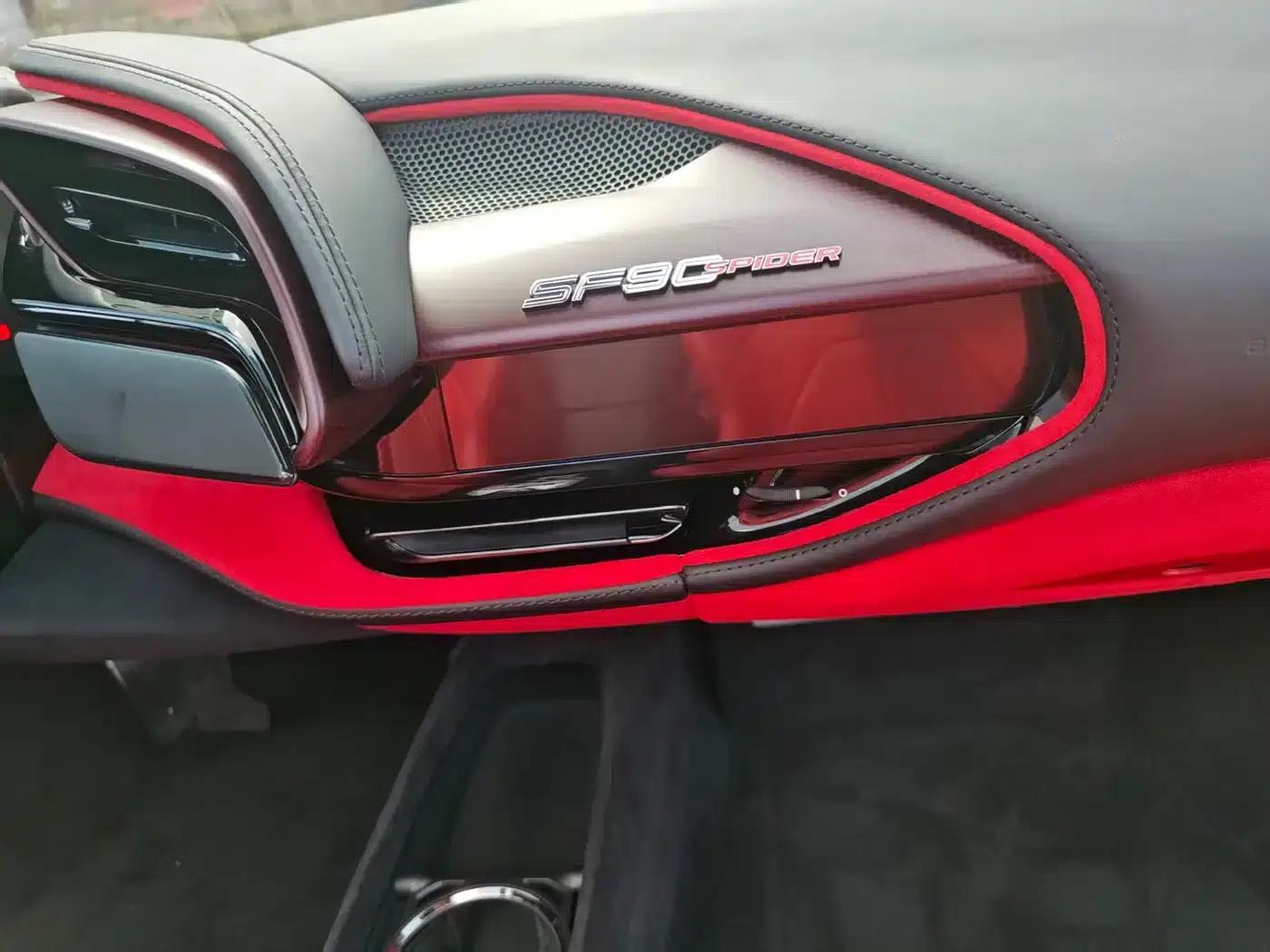 SF90 2021 3.9T V8 Spider — миниатюра 4