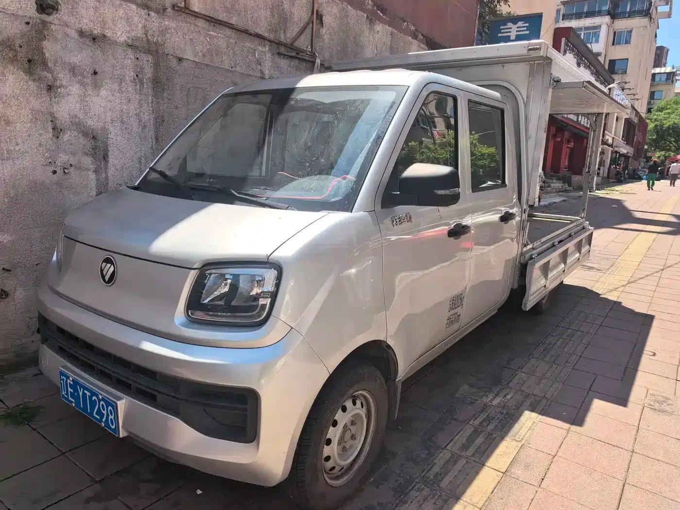 Xiangling Q EV 2023 Model, CATL 41.86kWh Dual-Lane Long Wheelbase — миниатюра 2